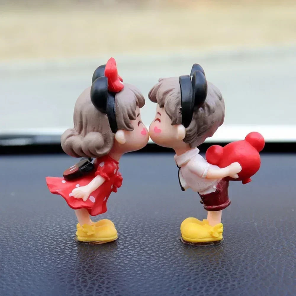 Valentine's Day Gift Cartoon Resin Couples Figurine Cute Lovers Balloon Ornament for Car Dashboard  Office Desktop Home Decor