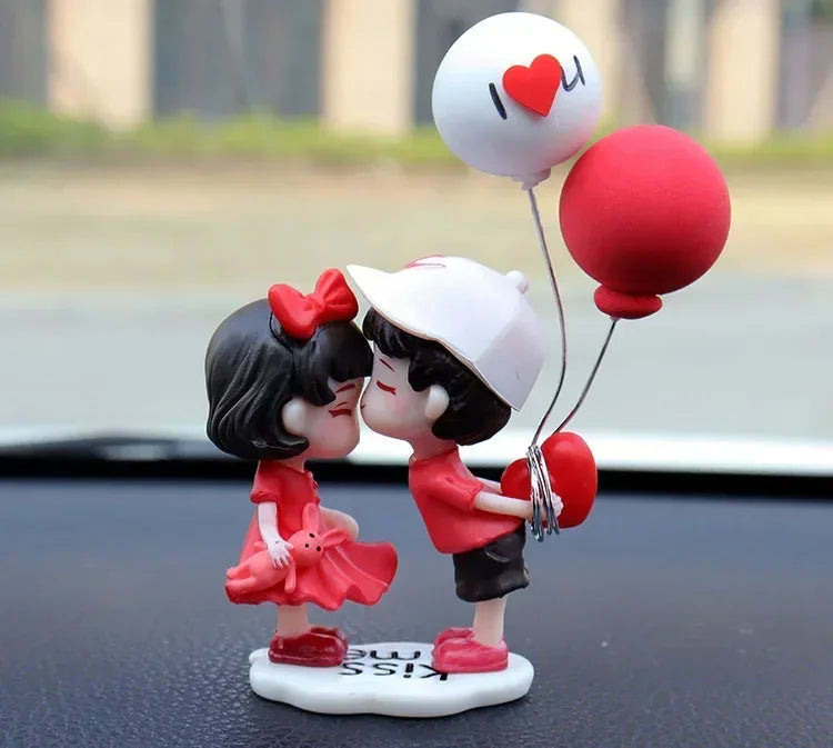 Valentine's Day Gift Cartoon Resin Couples Figurine Cute Lovers Balloon Ornament for Car Dashboard  Office Desktop Home Decor